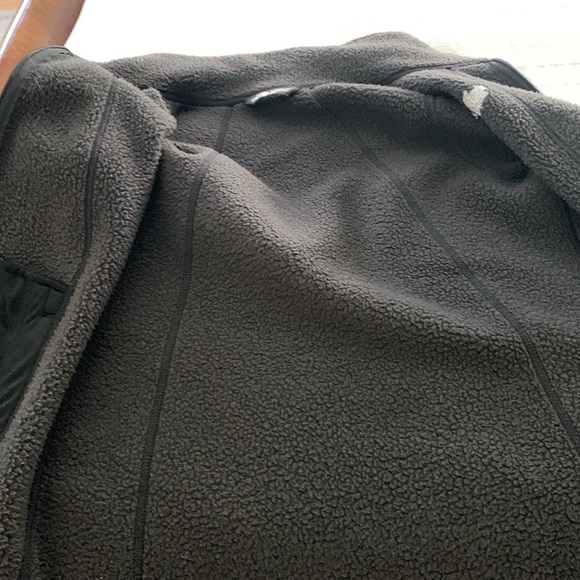 North face full zippered jacket - Picture 8 of 8